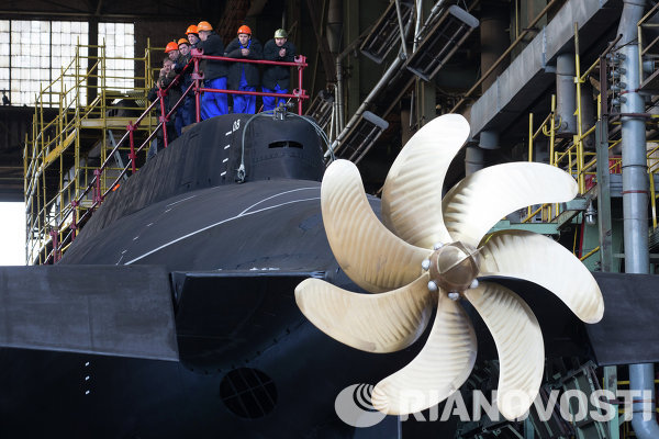 Los submarinos del proyecto 636.3 clase Varshavianka pertenecen a buques de tercera generación, desplazan 3.100 toneladas y pueden navegar a una velocidad de hasta 20 nudos y descender a 300 metros de profundidad. Su tripulación es de 52 personas.